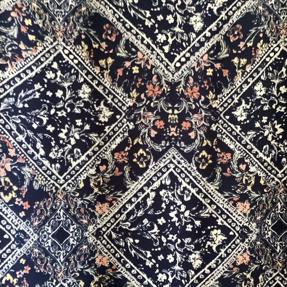 Maurice’s Navy Print Top BNWOT - Picture 2 of 6